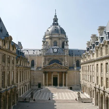 Quiet & Bright Studio-prime Loc-pantheon 05 Апартаменты *