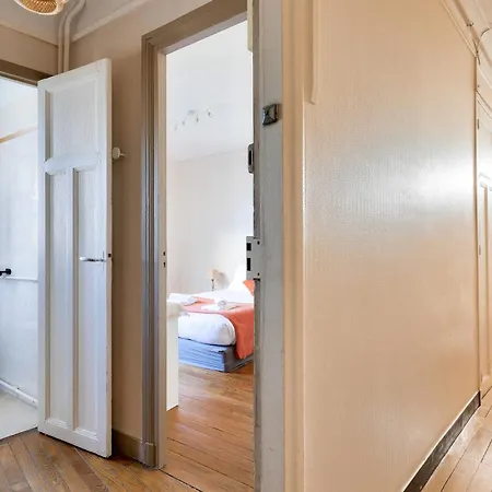 Апартаменты Quiet & Bright Studio-prime Loc-pantheon 05 Париж